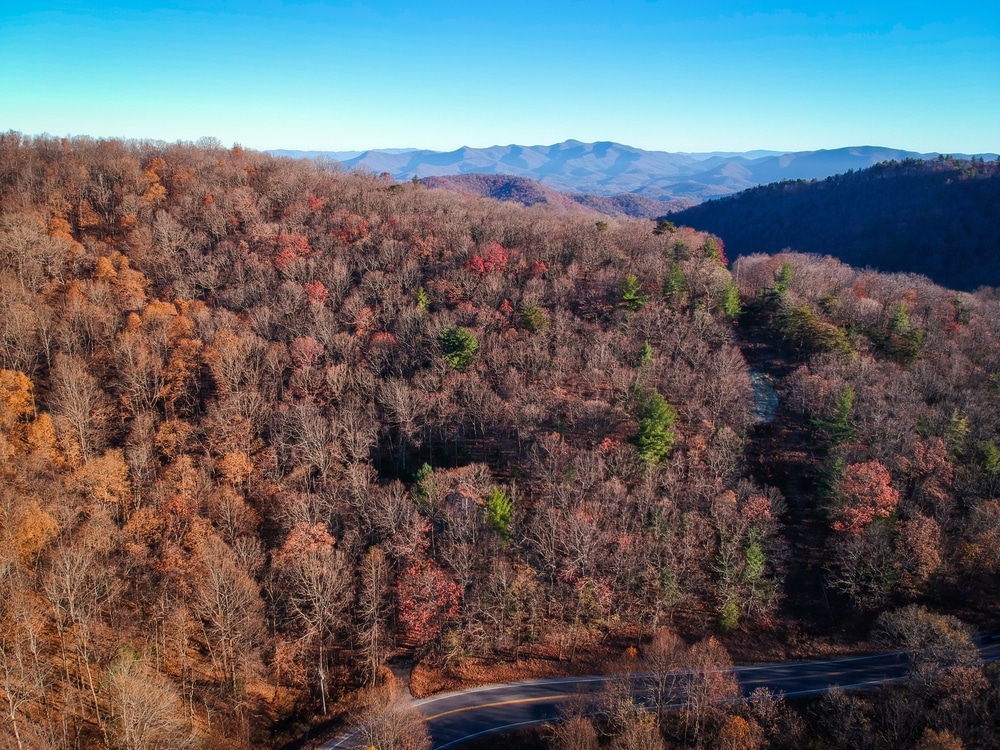 Blue Ridge Mountains vs. Smoky Mountains: Where to Vacation - Blue Sky ...