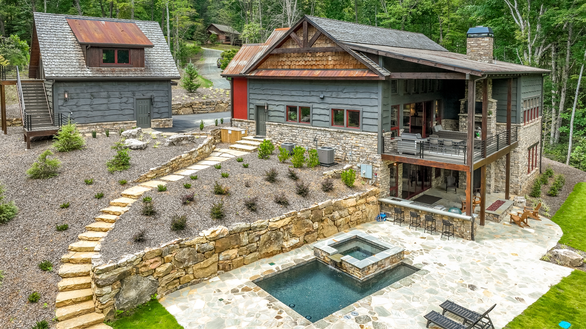 Stone Pool Lodge